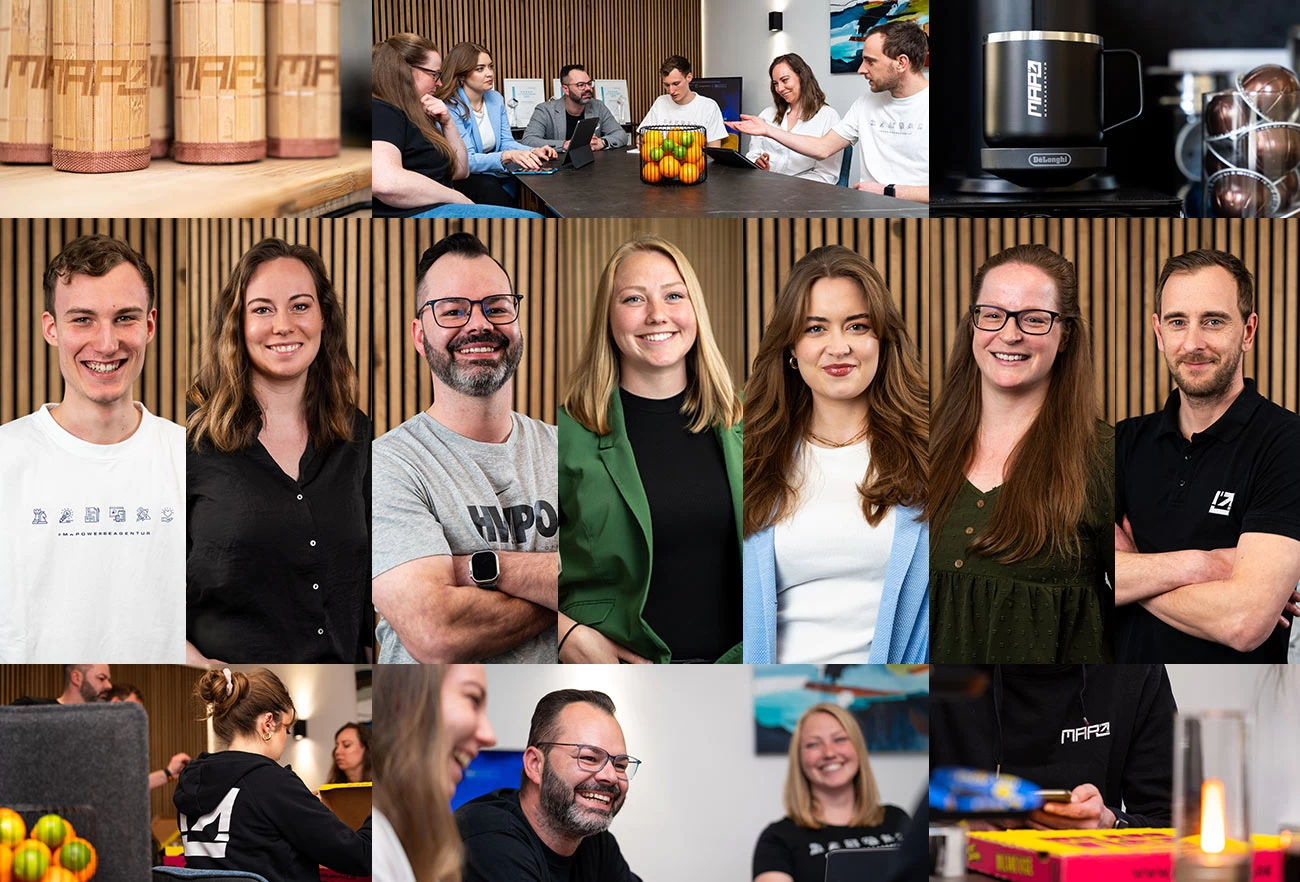 Team der MAPO Werbeagentur Potsdam – freundliche Gruppenbilder im modernen Büro mit Holzverkleidung, Mitarbeiter in kreativen Meetings und Einzelporträts – Experten für Marketing, Webdesign, Social Media und Branding in Potsdam